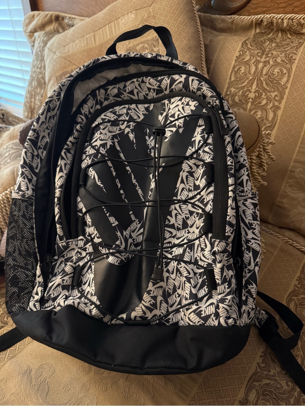 Nike Black & White Logo-Print Sportswear Hayward Backpack - Size 19”x 12”x 8”